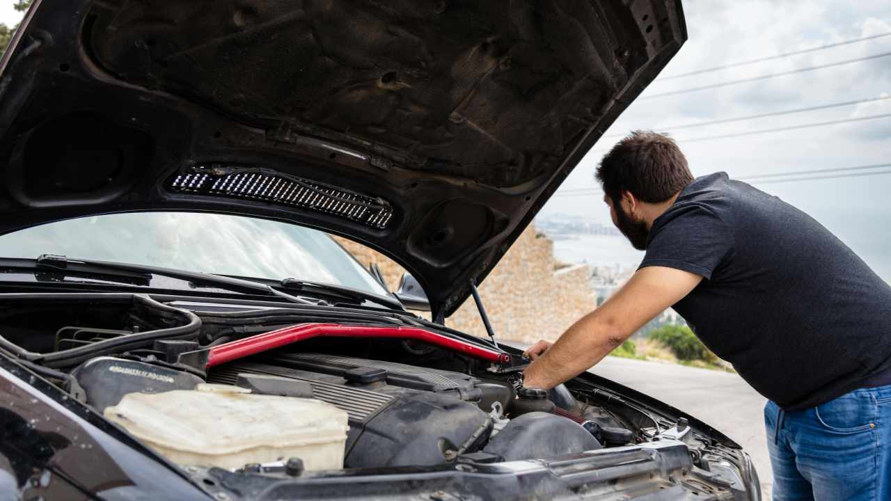 Errores Comunes de Mantenimiento que Pueden Dañar tu Auto